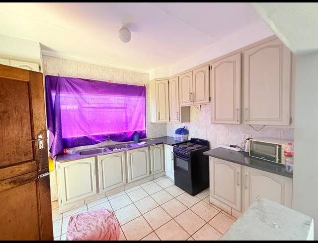 4 BEDROOM HOUSE FOR SALE IN VANDERBIJLPARK CW 3